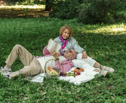 estate planning, image of couple relaxing in a park